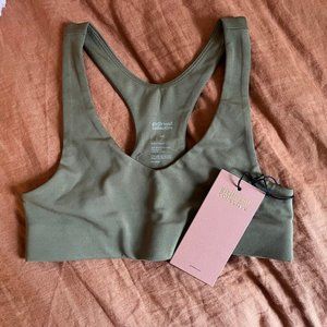 NWT Girlfriend Collective Lola V-Neck Bra XS